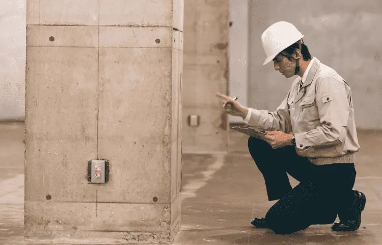 子どもたちを守るために小中学校の耐震補強を。